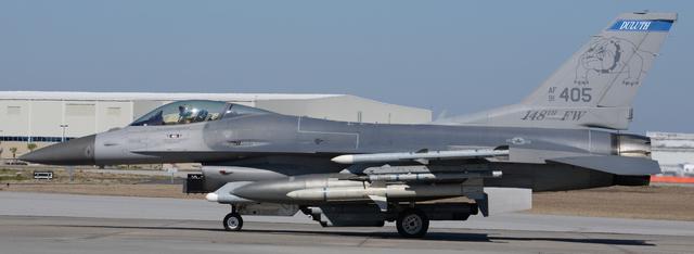 Почему истребитель F-16 остается сила, с которой нужно считаться